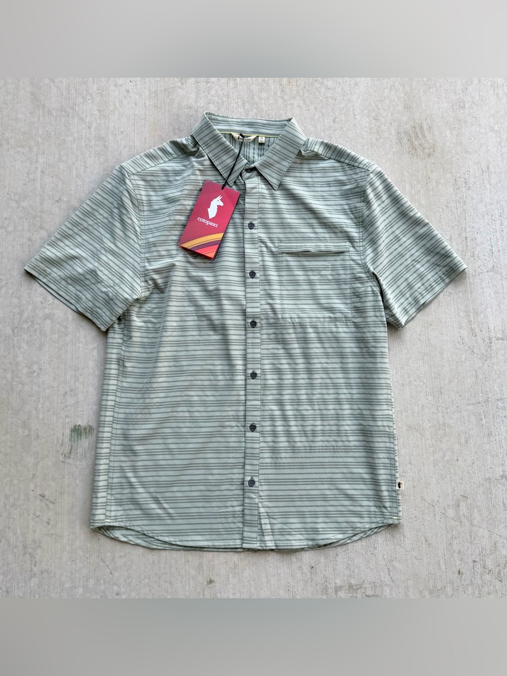 Cotopaxi Short Sleeve Button Up Shirt Fatigue Print NWT Medium Stretch